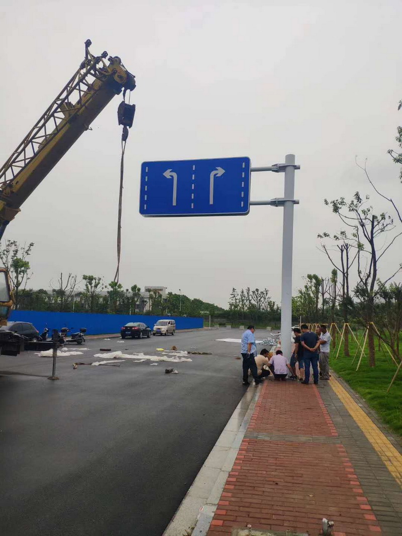 ���̰���